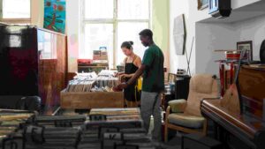 Aménagement d’un Grenier : Transformer un Espace Oublié en Pièce de Vie