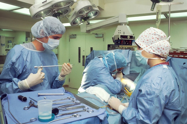 praticien hospitalier